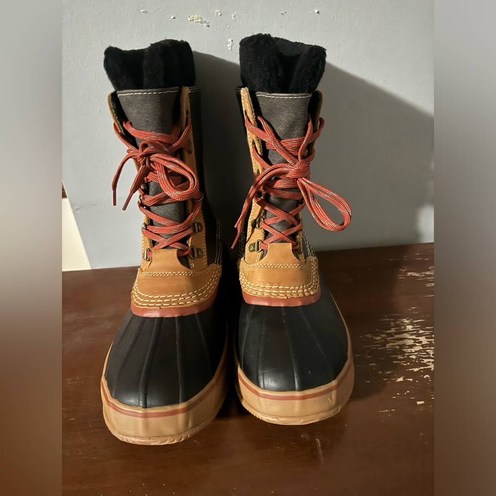 Mens size 10 Limited Edition LL Bean Pac Boots